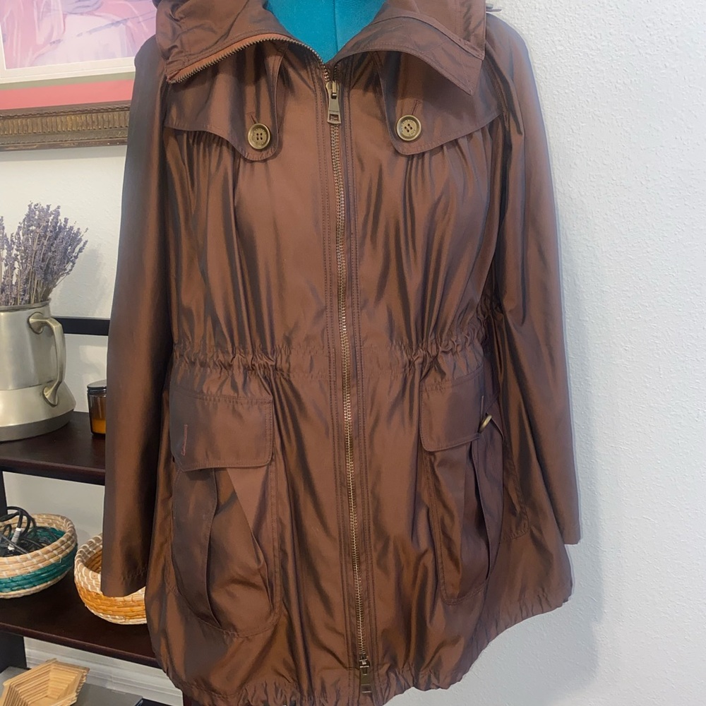Burberry Brown Utility Jacket with Cinched Waist and Fold-Over Collar